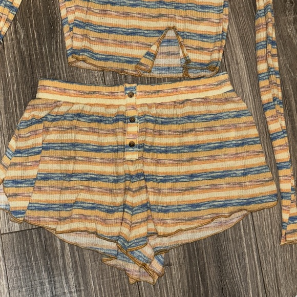 Lounge Set - Picture 3 of 4